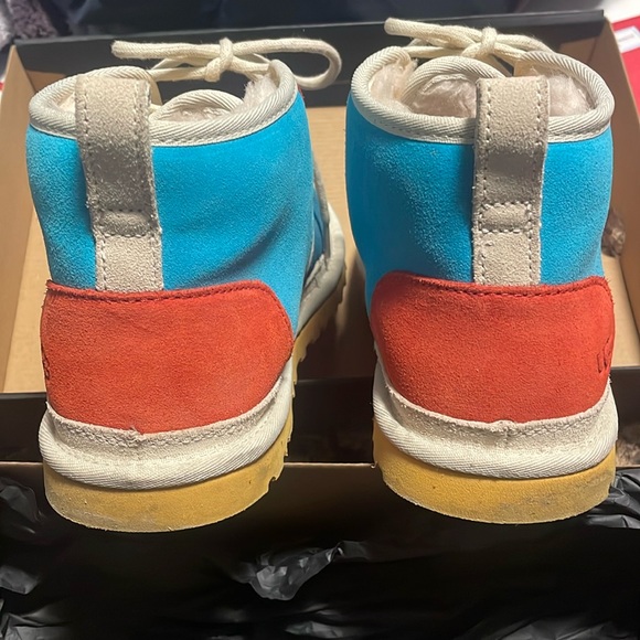 Women’s Ugg Boots - Picture 7 of 8